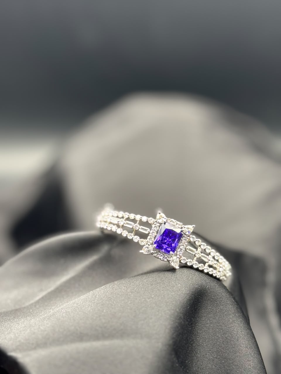 Premium Quality Zircon Studded Openable Bangle