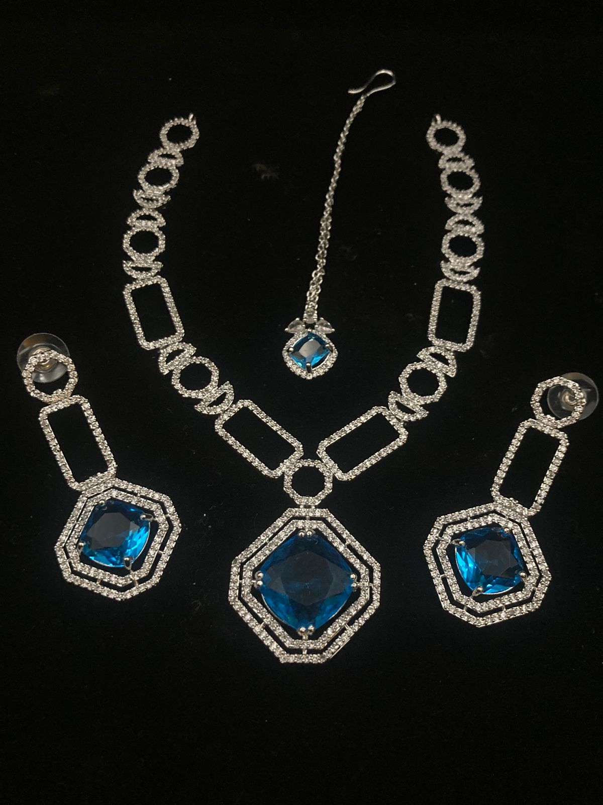 Rhodium Plated Zircon Necklace Set