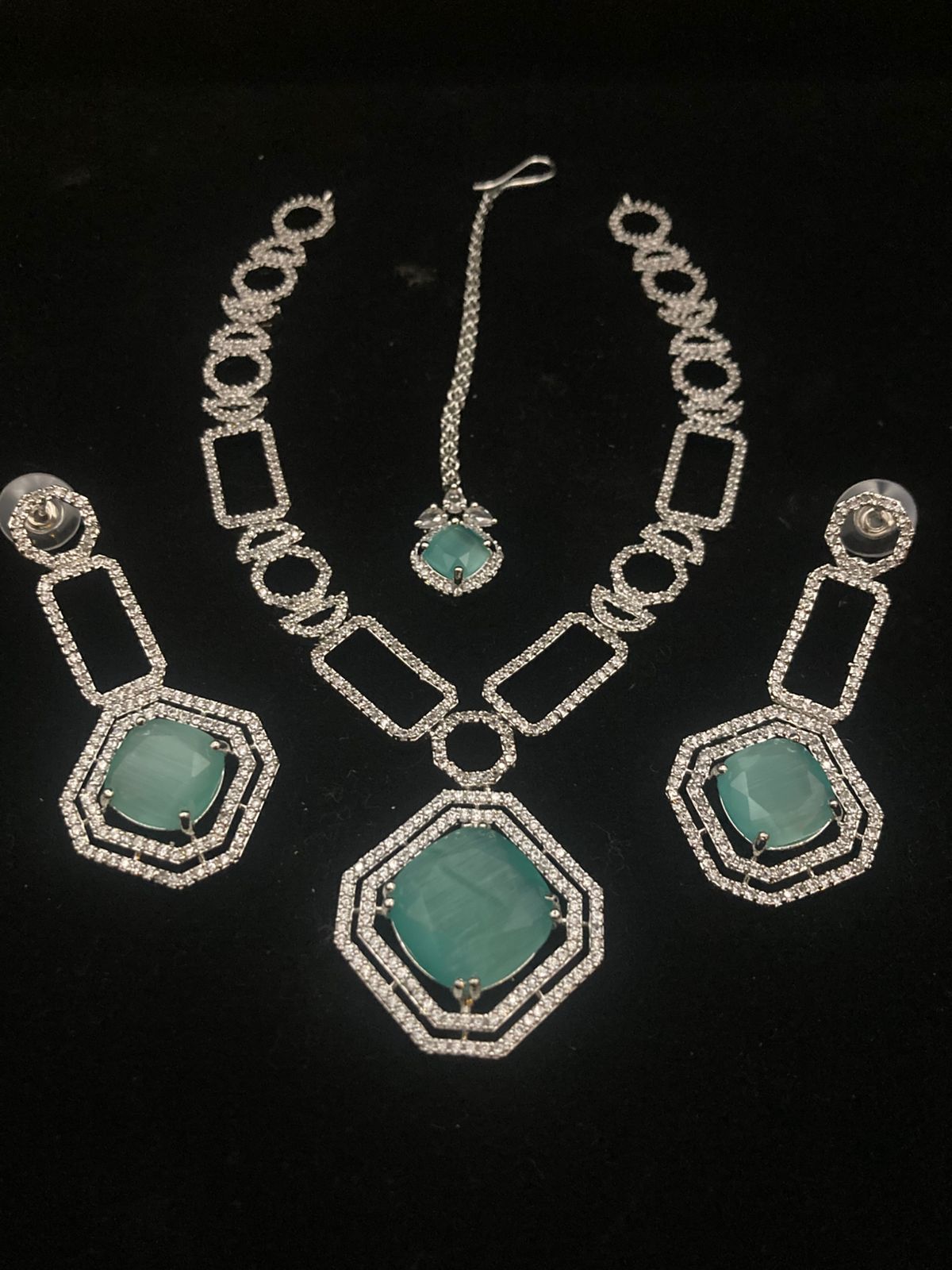 Rhodium Plated Zircon Necklace Set