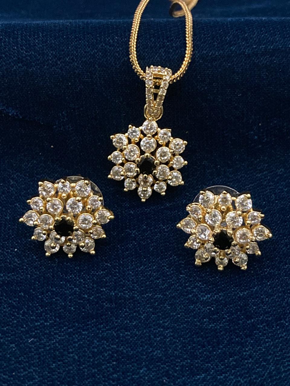 Premium Quality Gold Plated Zircon Studded Pendant Set Along With Mala