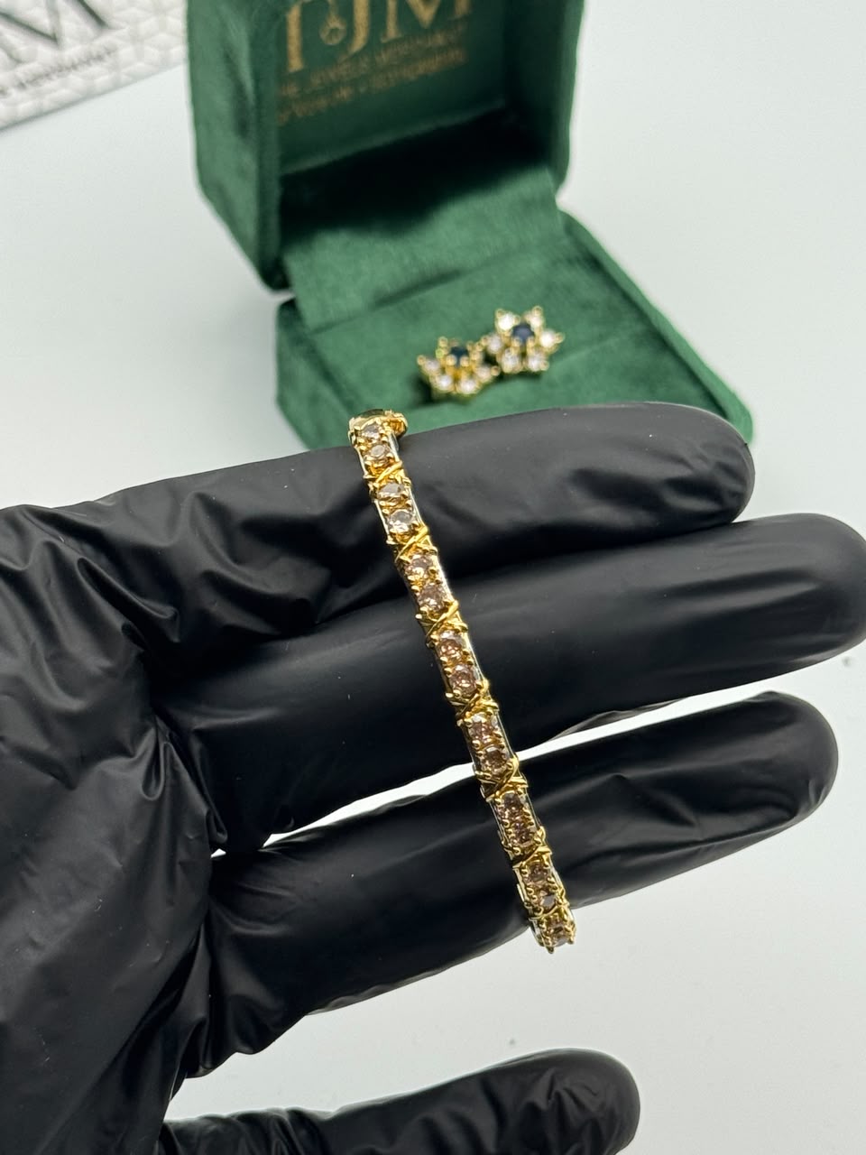 Premium Quality Zircon Studded Openable Bracelet
