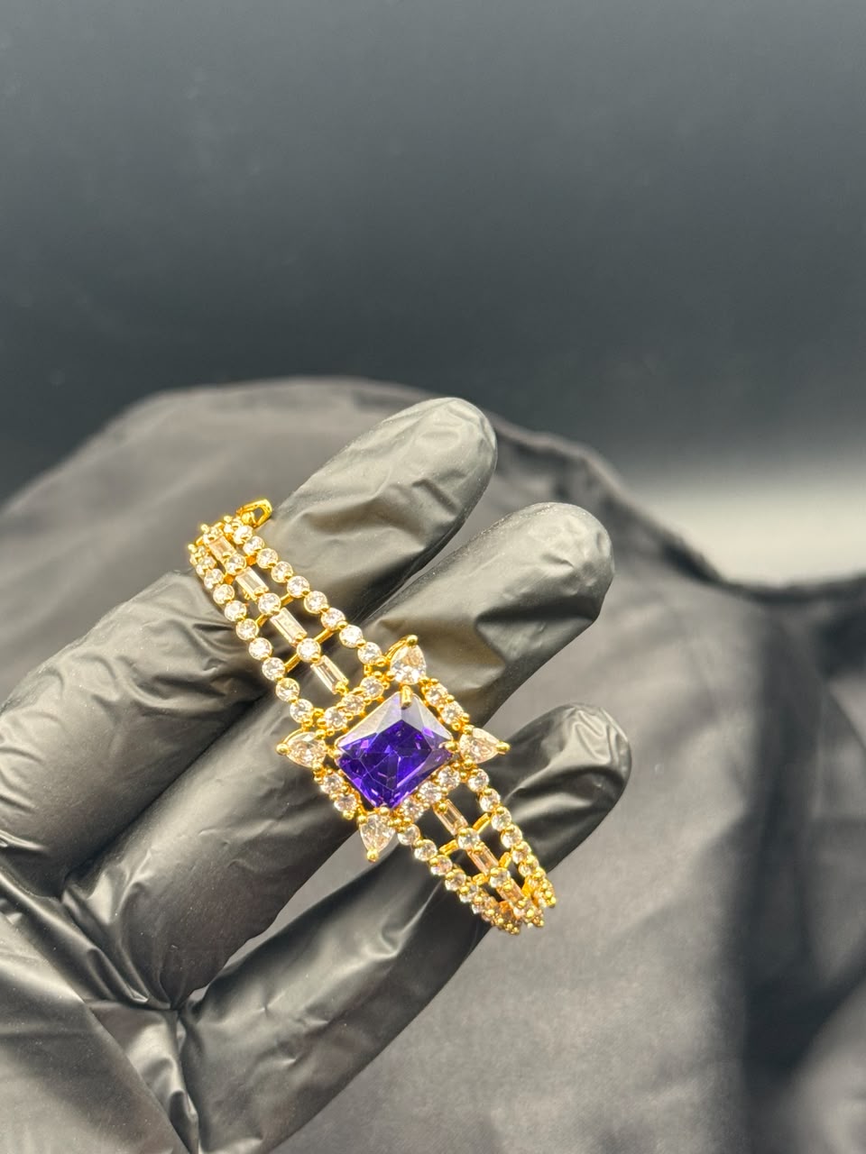 Premium Quality Zircon Studdded Openable Bracelet
