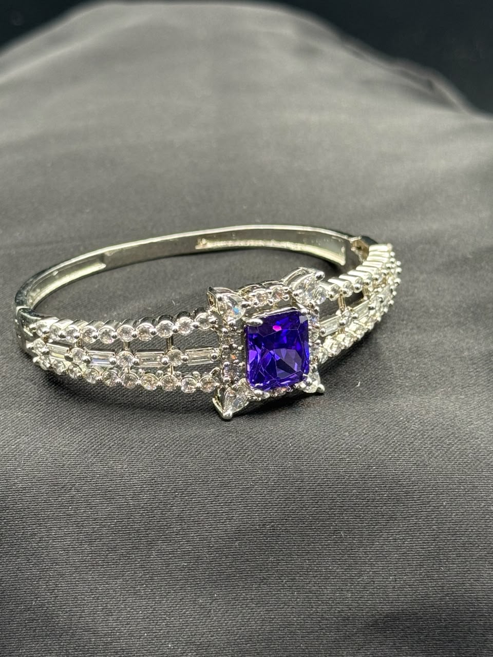 Premium Quality Zircon Studded Openable Bangle