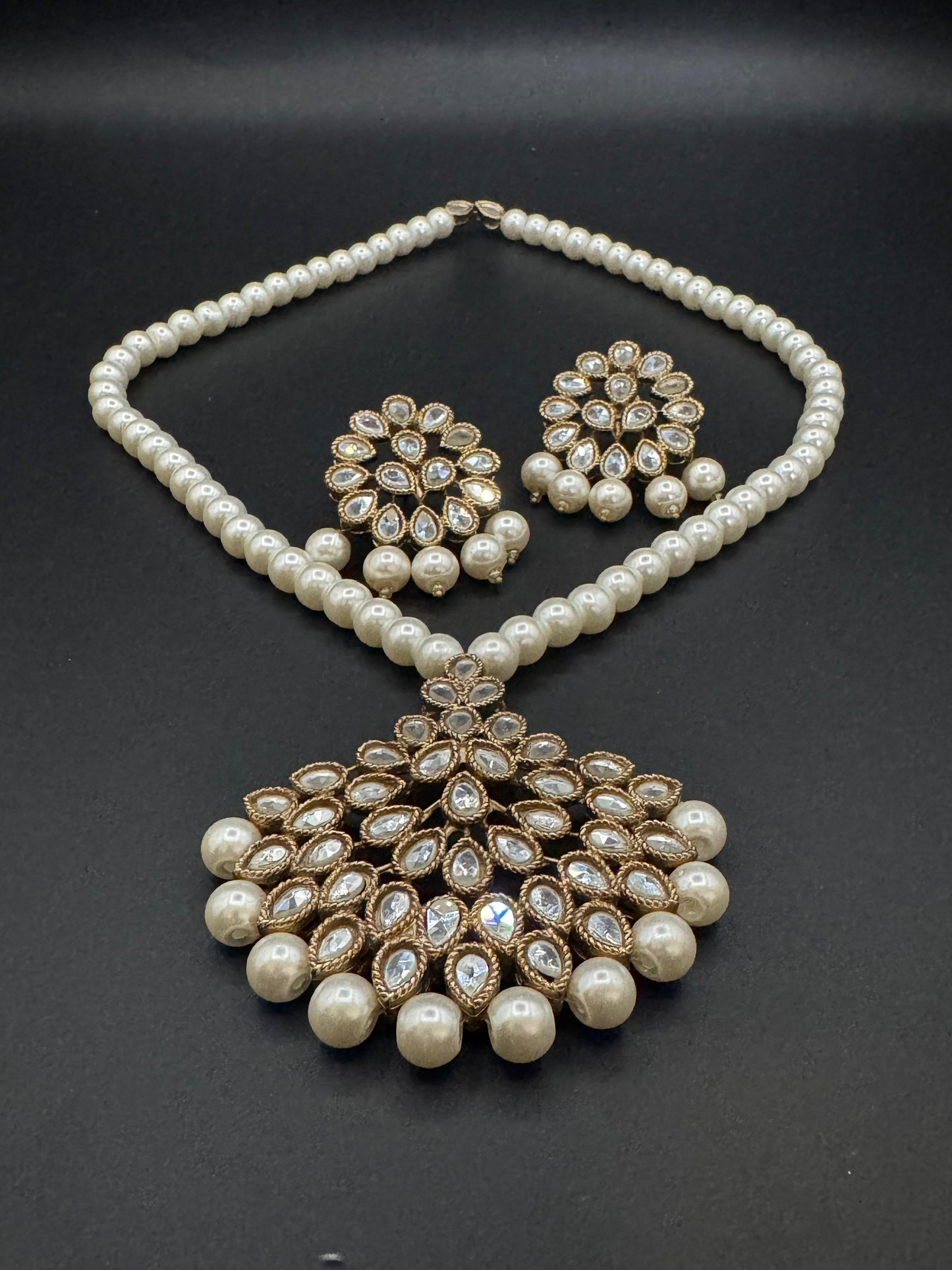 Semi Precious Stone Studded Pearl Mala Set | The Jewels Merchant