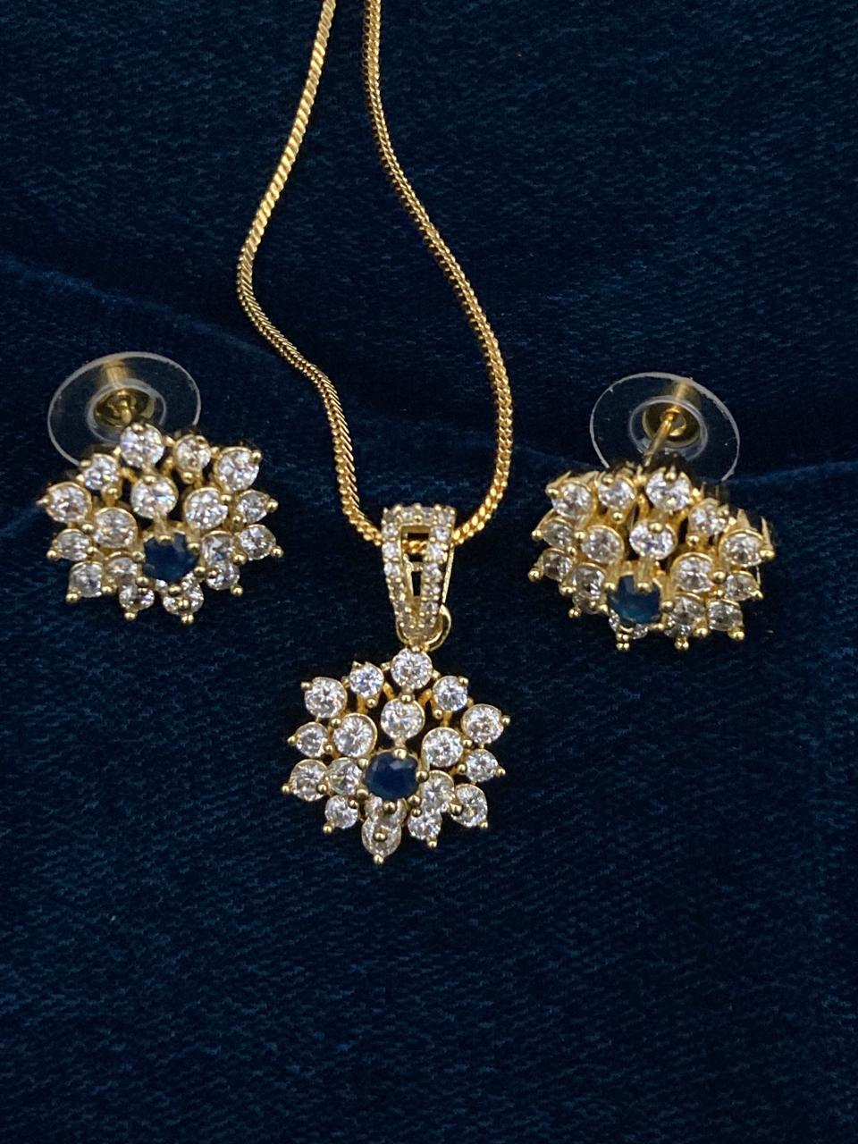 Premium Quality Gold Plated Zircon Studded Pendant Set Along With Mala