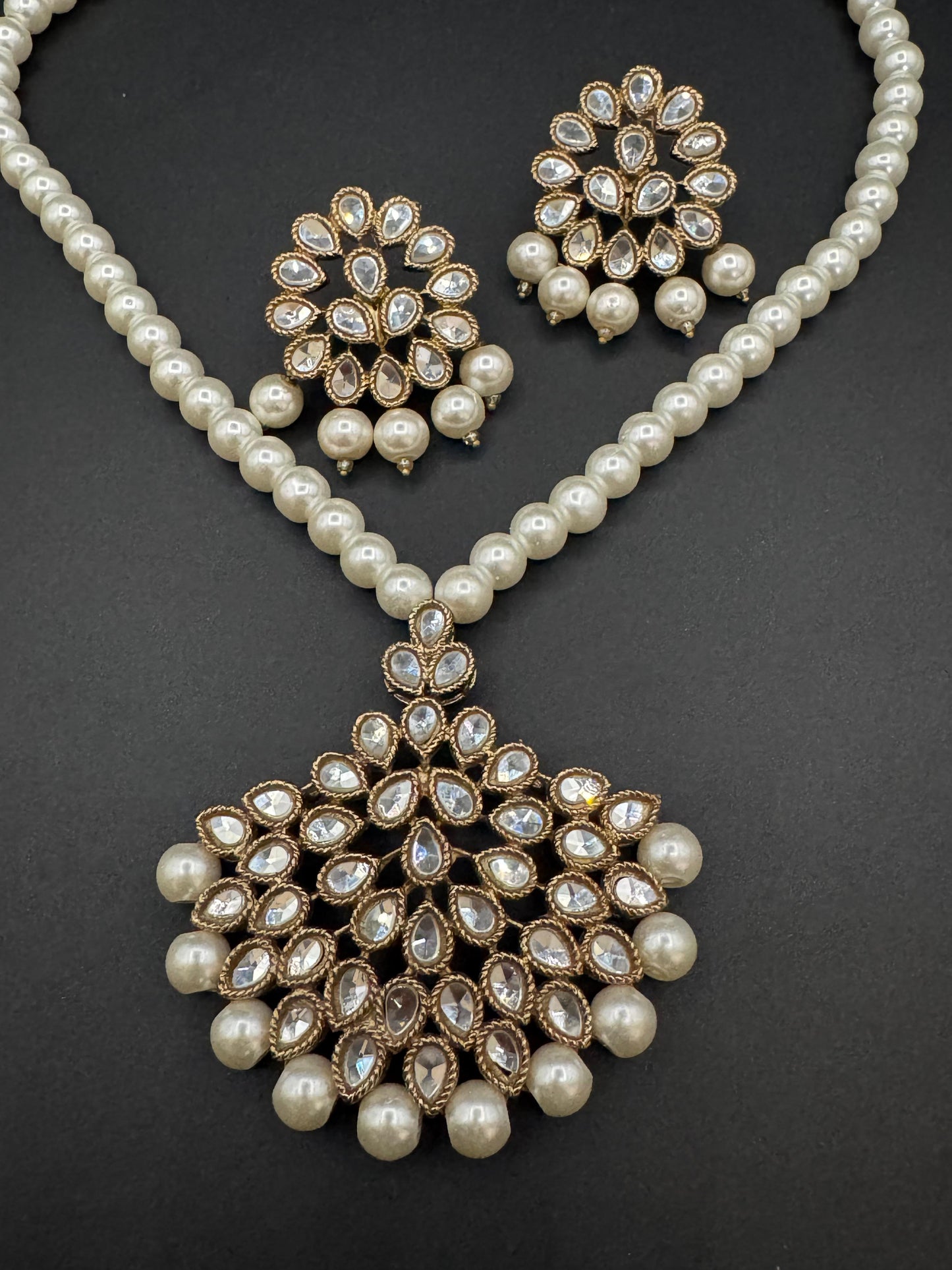 Semi Precious Stone Studded Pearl Mala Set | The Jewels Merchant