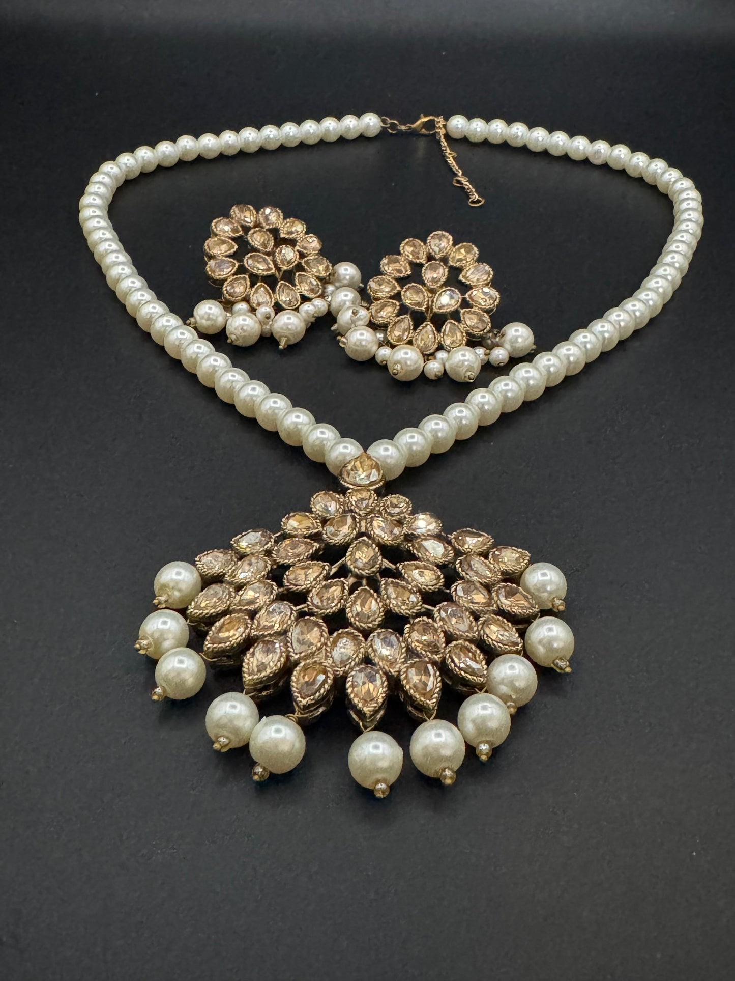 Semi Precious Stone Studded Pearl Mala Set | The Jewels Merchant