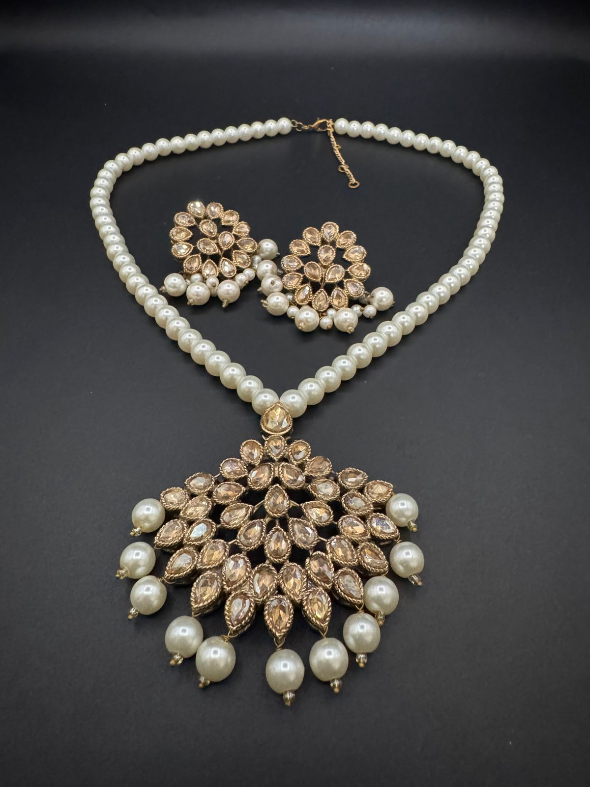 Semi Precious Stone Studded Pearl Mala Set | The Jewels Merchant